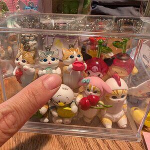 Mofusand Keychain - Holding Red Bowl - Gacha Gashapon Mini Figurine